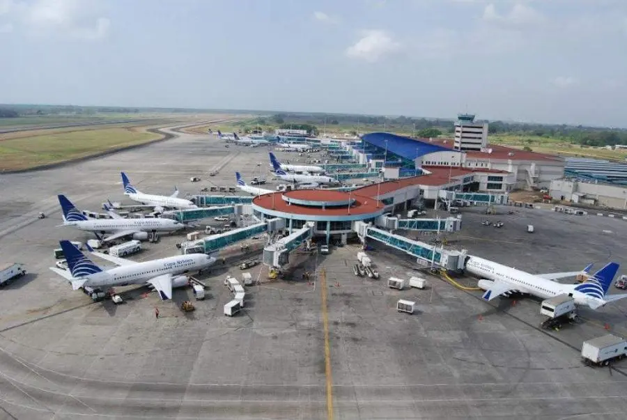 Sismo en Panamá obliga al cierre temporal del aeropuerto de Tocumen y a la evacuación de pasajeros