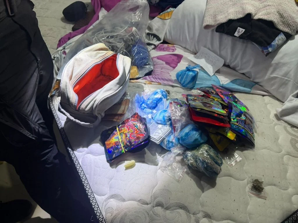 DNCD detiene a mujer e incauta presuntas sustancias estupefacientes en Sabana Perdida