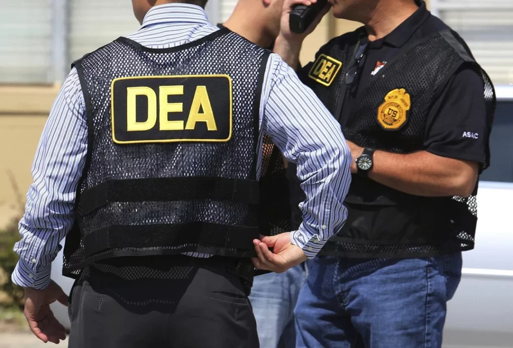 La DEA atrajo a los dos agentes de la DNCD arrestados al llegar a Miami
