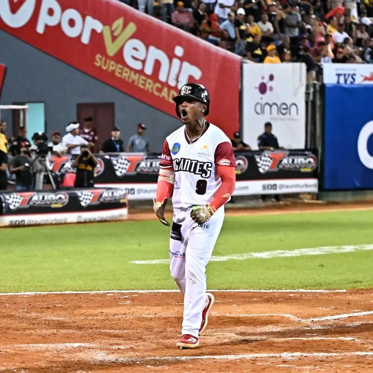 ¡Golpe de Jorge! Gigantes vencieron 4-1 a las Águilas en la apertura del torneo Lidom