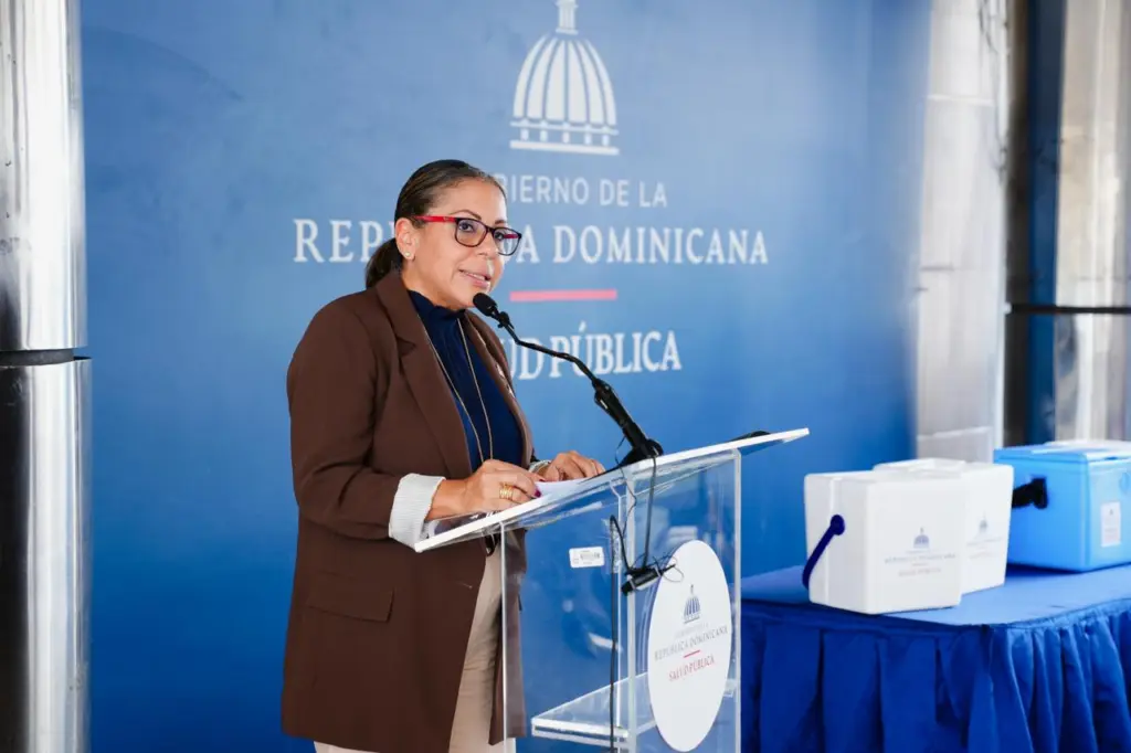 La viceministra Gina Estrella llamó a los dueños de mascotas a abrir las puertas de sus hogares a las brigadas para inmunizar a sus animales y evitar la rabia.