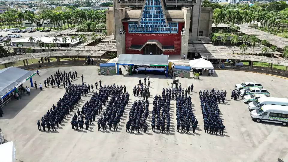 Capacitación a policías y unidades móviles durante el despliegue del nuevo modelo de patrullaje en La Altagracia