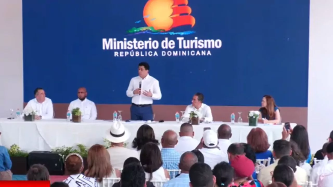 David Collado encabeza evento de la Secretaría de Turismo sobre mejoramiento habitacional en la Ciudad Colonial