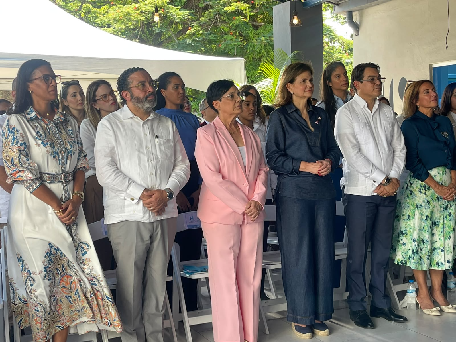 Autoridades y asistentes durante la inauguración del centro de neurodesarrollo del Hospital Infantil Arturo Grullón del Cibao
