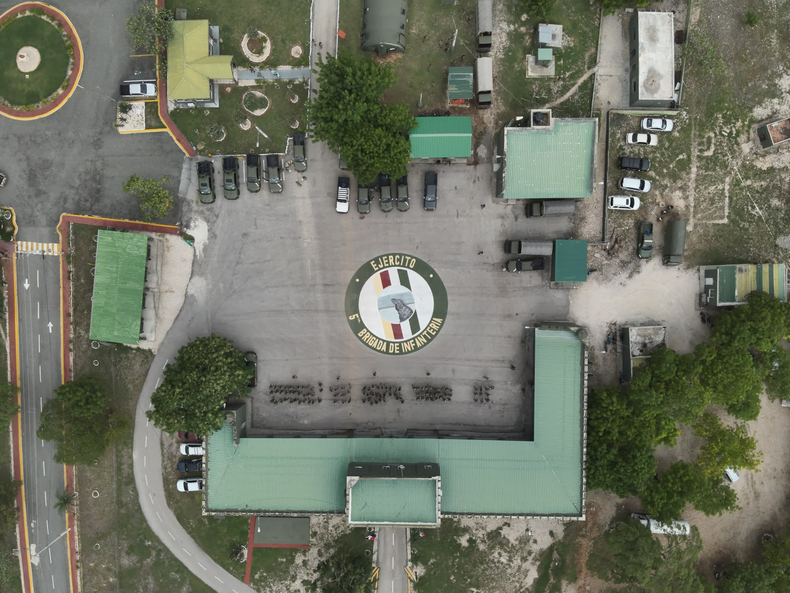 Vista aérea de la Quinta Brigada de Infantería del Ejército Dominicano durante inspección en la frontera sur