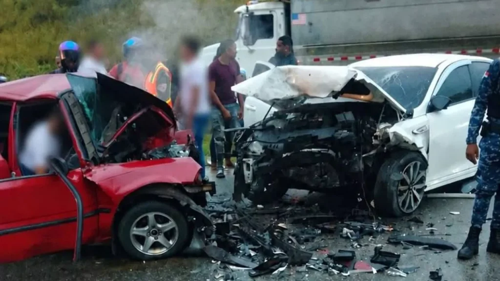Cinco personas pierden la vida en accidente de tránsito en el Libramiento de Santo Domingo